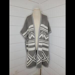 Forever 21 One Size Grey & white vest coat poncho coat